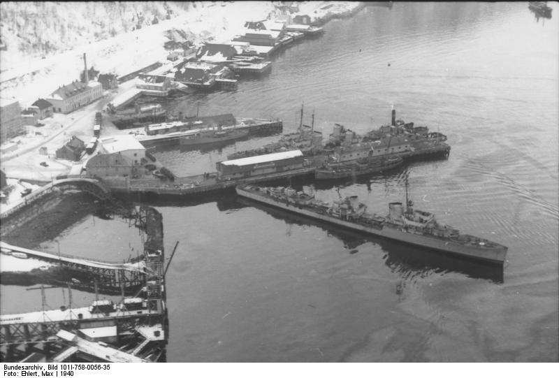 Bundesarchiv_Bild_101I-758-0056-35%2C_Norwegen%2C_deutsche_Kriegsschiffe.jpg